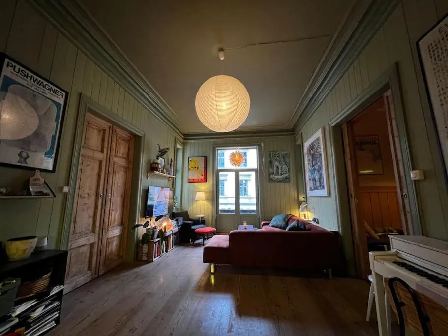 Image 2 of Bright apartment in historic house downtown Oslo