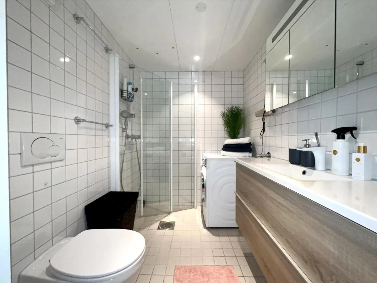 Image 2 of City center flat w roof top terrace & free parking