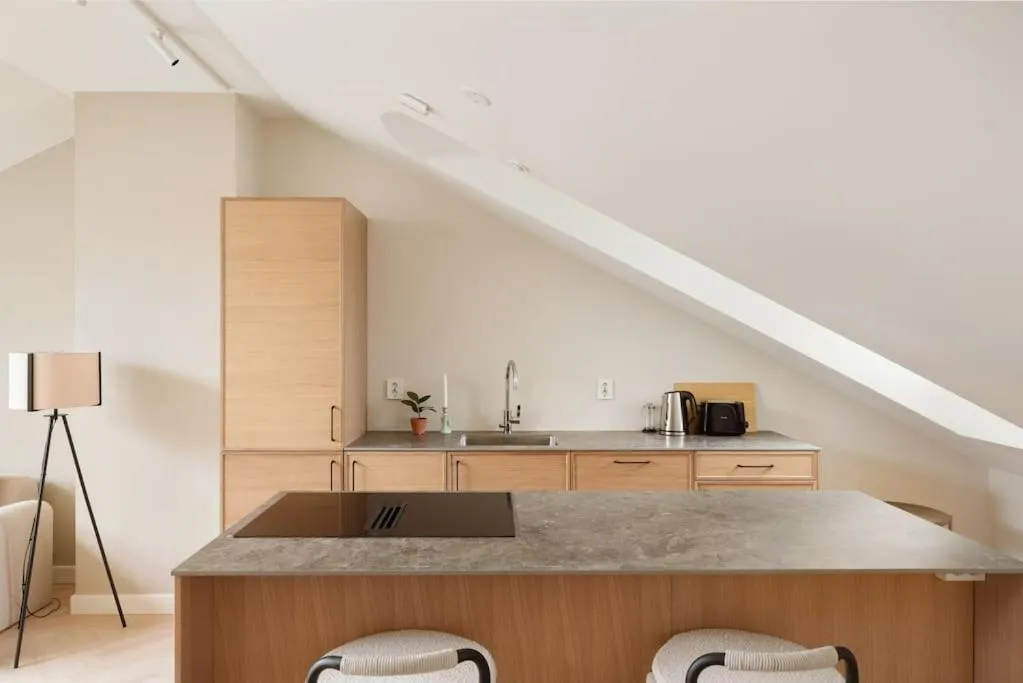 Image 2 of Dinbnb Apartments Grünerløkka I Penthouse with Private Rooftop I 2-Bedroom with Double Queen Room & 2 Bathrooms