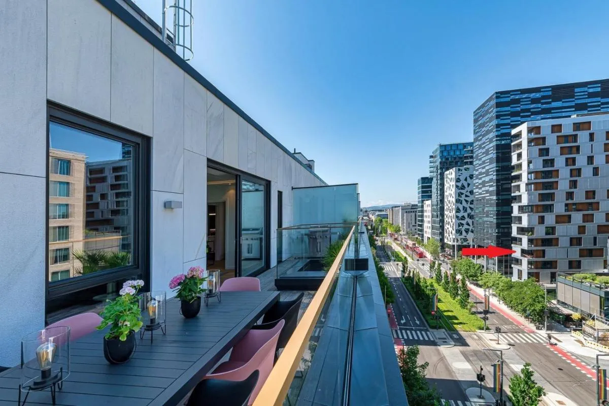 Image 2 of Luxury 3BR apartment at CENTRAL OSLO barcode