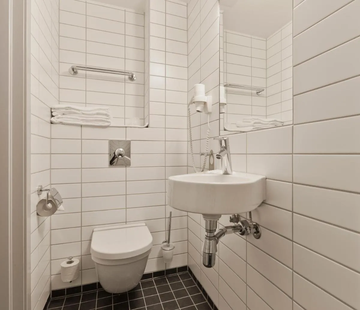 Image 2 of MediInn Hotel Oslo