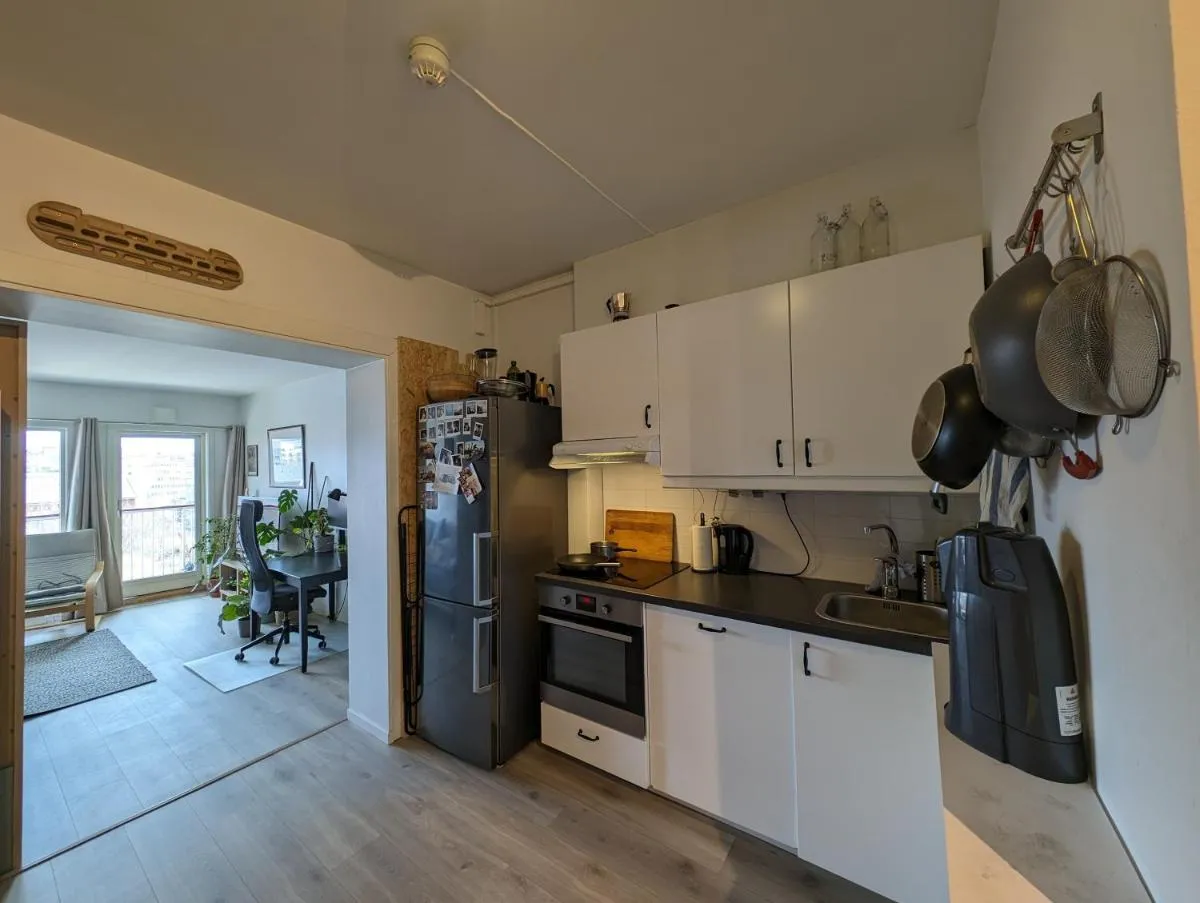 Image 2 of Spacious and cozy study apartment with balcony