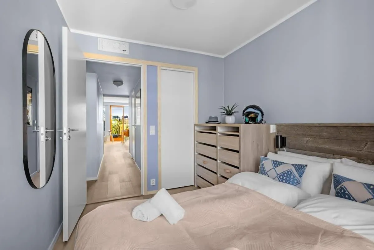 Image 2 of DINBNB Apartments l Family Friendly l 1000m from Central Station l NEW