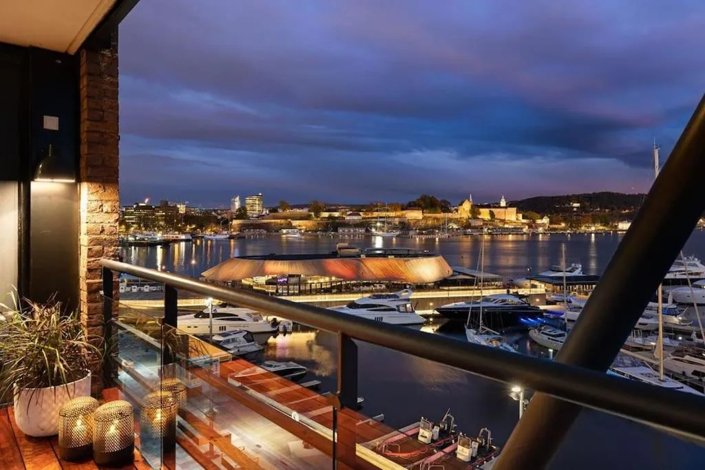 Image 2 of Large 41 millions kr Apartment – seaview in center