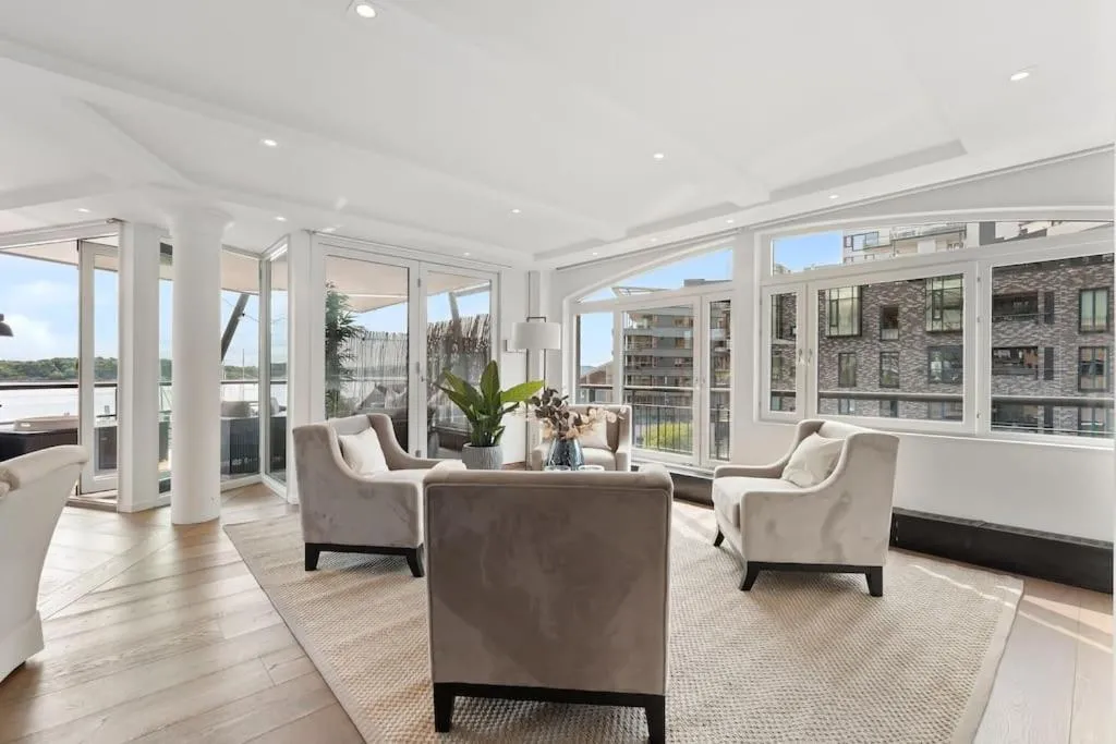 Image 5 of Large 41 millions kr Apartment – seaview in center