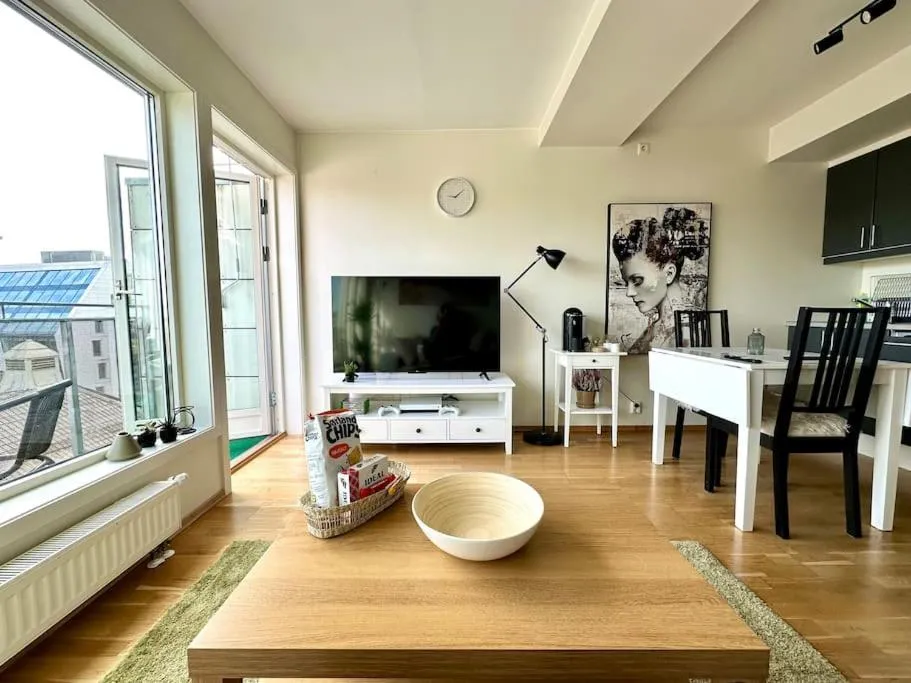 Image 6 of Lovely central flat with great view