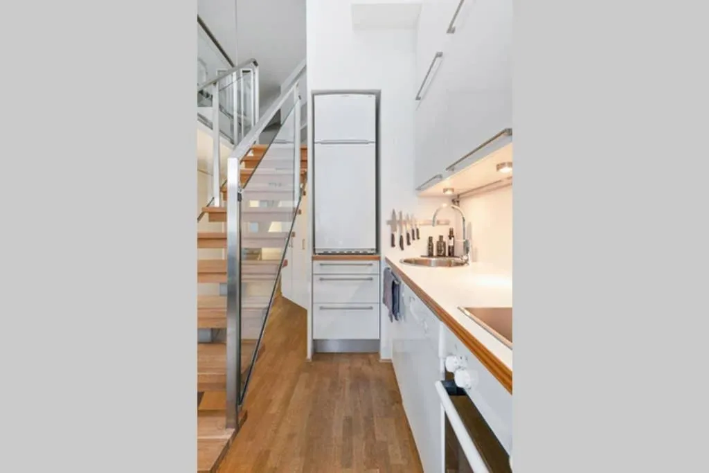Image 6 of Nordic Host Luxury Apts – Prinsens Gate – Large Mezzanine Studio