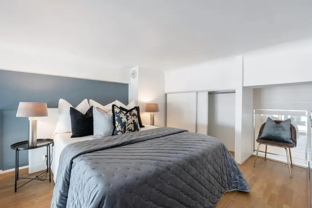 Image 6 of Prime Location: Spacious & Central