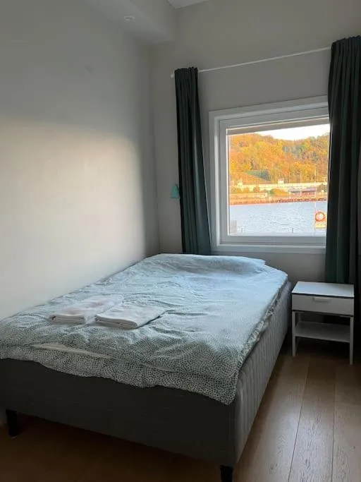 Image 4 of Seaview 4 beds Central Stylish Apartment Sorenga