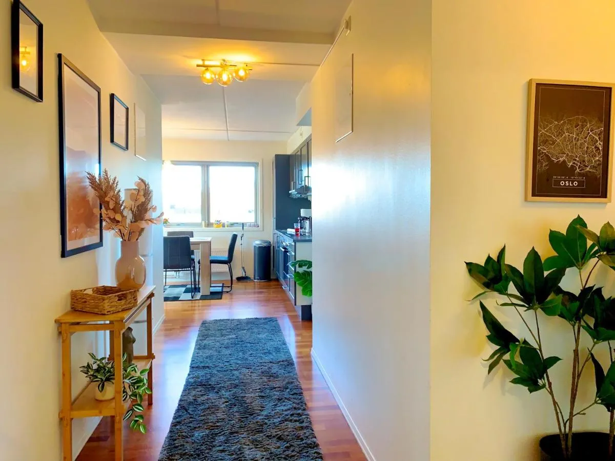 Image 6 of Top floor city center flat with free parking