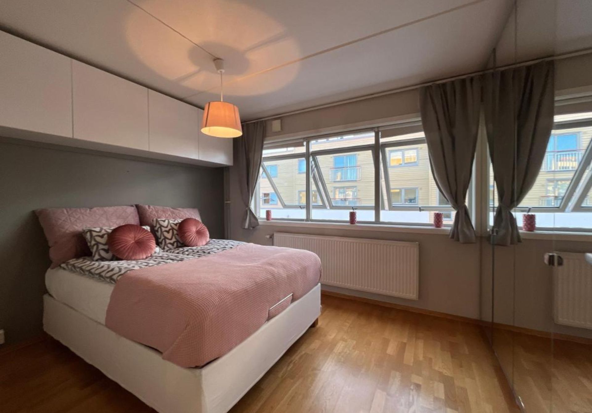 City center flat w roof top terrace & free parking